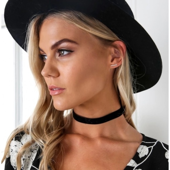 LuckyMia Jewelry - 90s Grunge Velvet Choker
